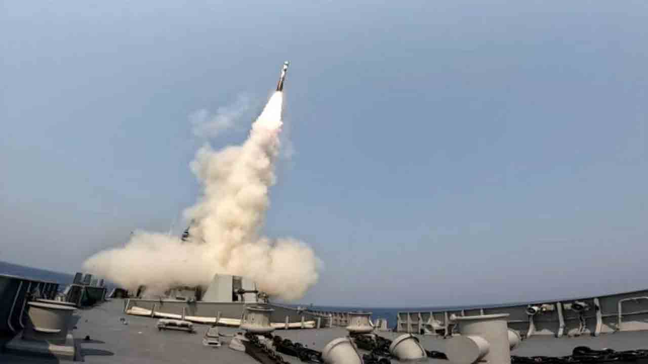 ఇటు సూరత్‌.. అటు విక్రాంత్‌!