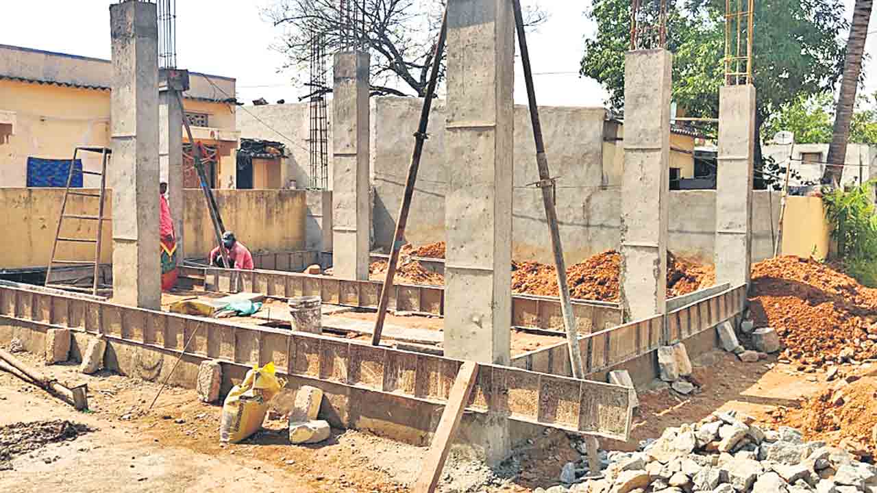 బిల్లు రాదు.. ఇల్లు కాదు !