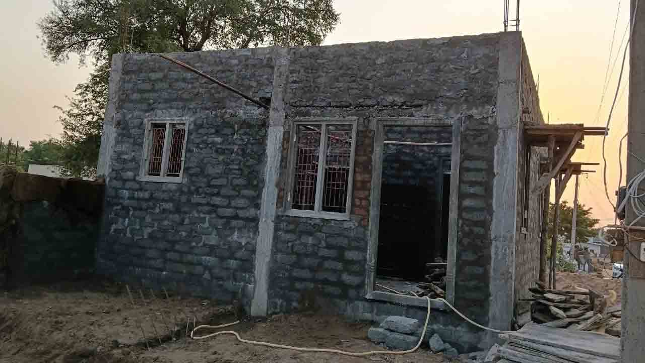 ఇళ్లు ప్రారంభం బిల్లులు ఆలస్యం