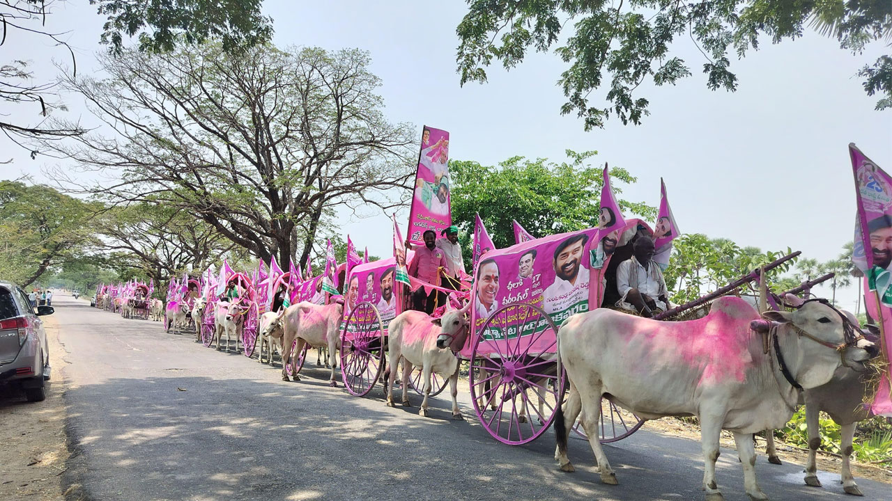 Suryapeta Farmers | బండెన‌క బండి క‌ట్టి.. ఎడ్ల బండ్ల‌తో ఎల్క‌తుర్తికి బ‌య‌ల్దేరిన సూర్యాపేట రైతాంగం..