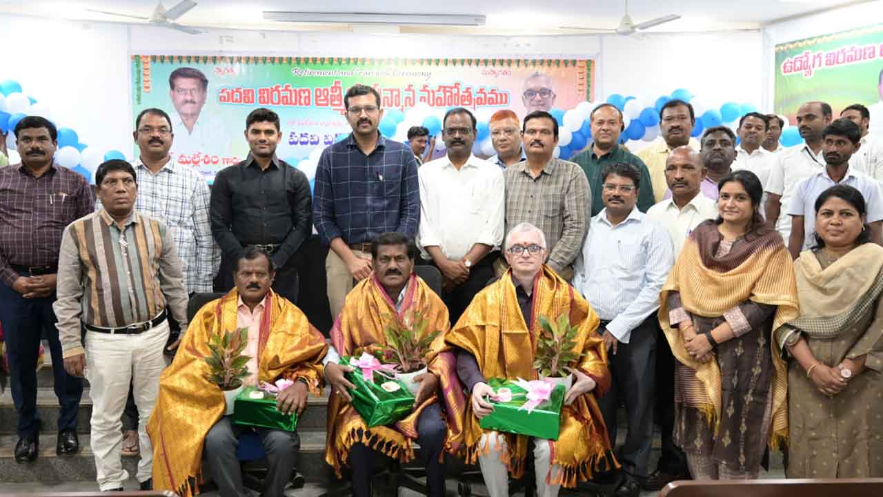 Prateek Jain | ప్రభుత్వ ఉద్యోగి నిజాయితీగా పనిచేస్తే సంతృప్తినిస్తుంది : కలెక్టర్ ప్రతీక్ జైన్
