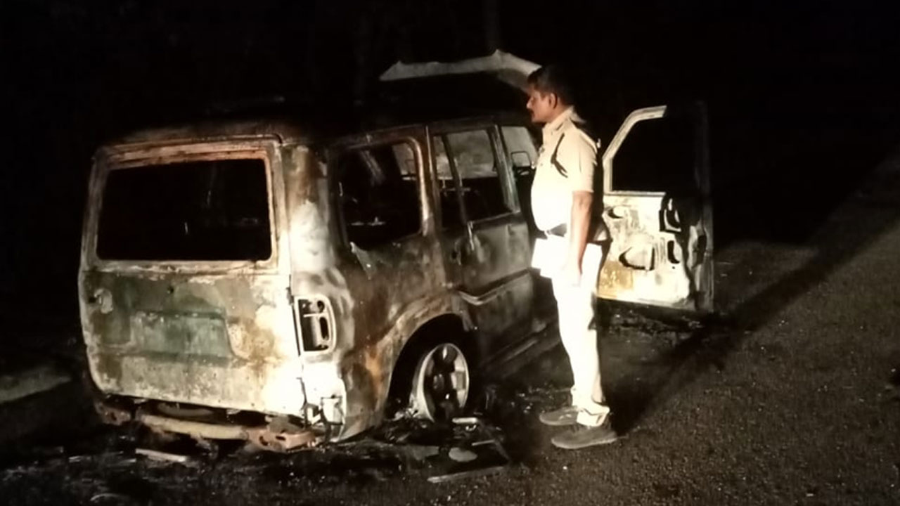 Kamareddy | కారులో చెలరేగిన మంటలు.. సురక్షితంగా బయటపడ్డ ఆరుగురు