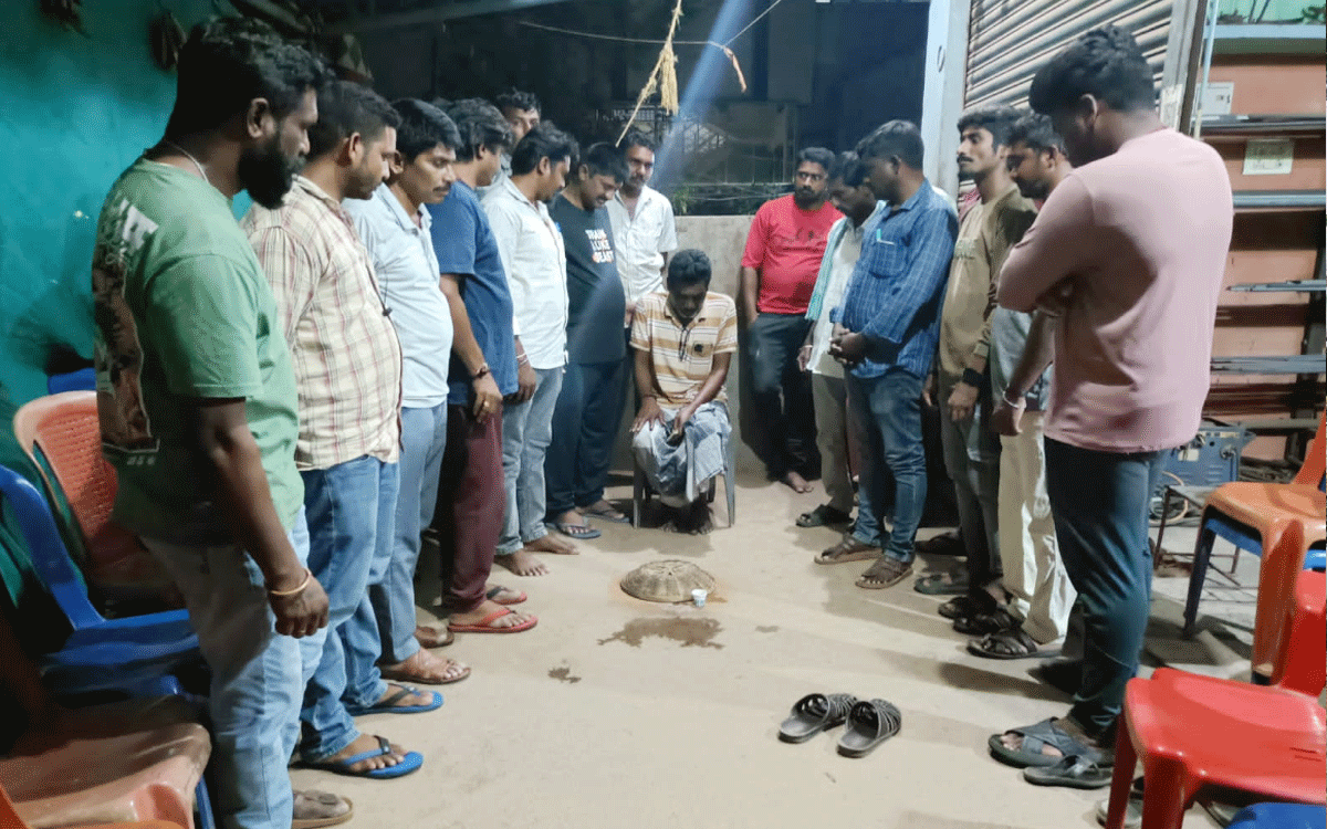 Karepalli : గుండెపోటుతో యువ‌కుడు మృతి.. కుటుంబానికి ఆర్థిక సాయం