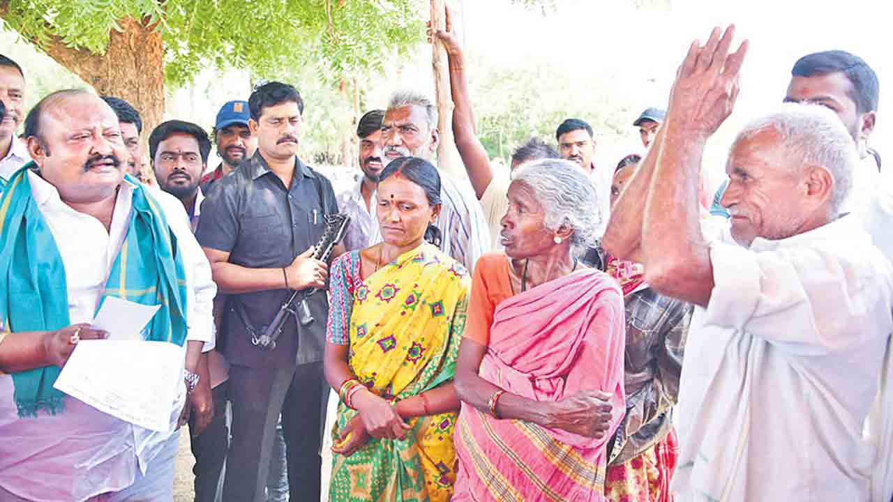 కాంగ్రెస్‌ పాలనలో రైతులకు నష్టం