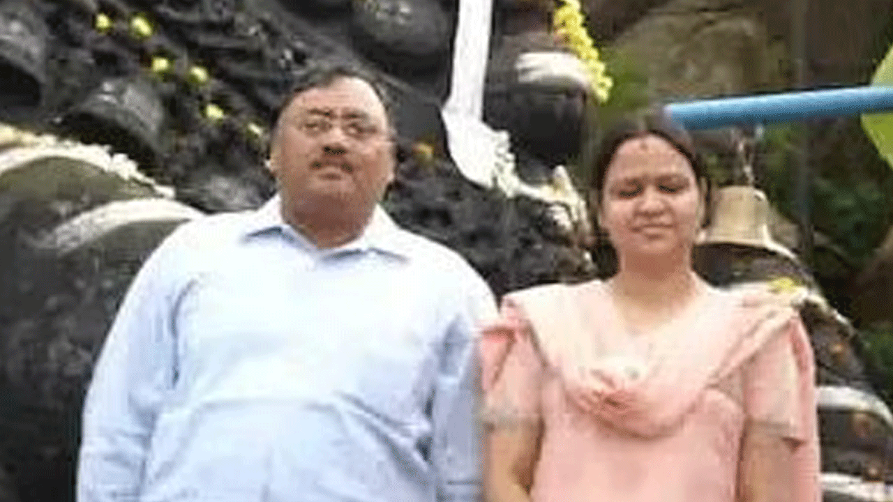 Karnataka Ex-DGP: ముఖంపై కారం చ‌ల్లి..క‌త్తితో భ‌ర్త‌ను పొడిచి.. క‌ర్నాట‌క డీజీపీ హ‌త్య కేసులో షాకింగ్ డిటేల్స్