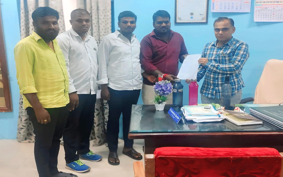 NG College : ఎన్జీ కళాశాల మైదానంలో డ్రైనేజీ నిర్మాణం నిలిపివేయాలి : కట్టా శ్రీనివాస్