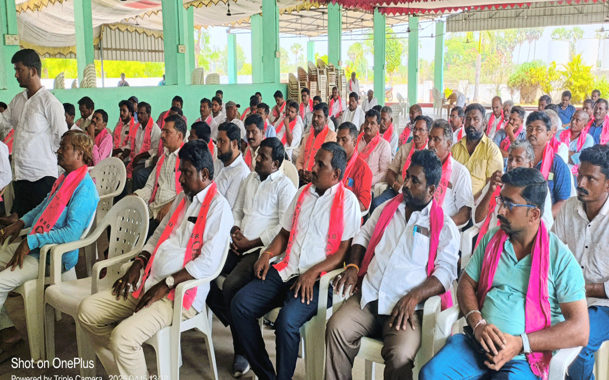 Kattangur : బీఆర్ఎస్‌ రజతోత్సవ సభకు వేలాదిగా తరలిరావాలి : మాజీ ఎమ్మెల్యే చిరుమర్తి లింగయ్య
