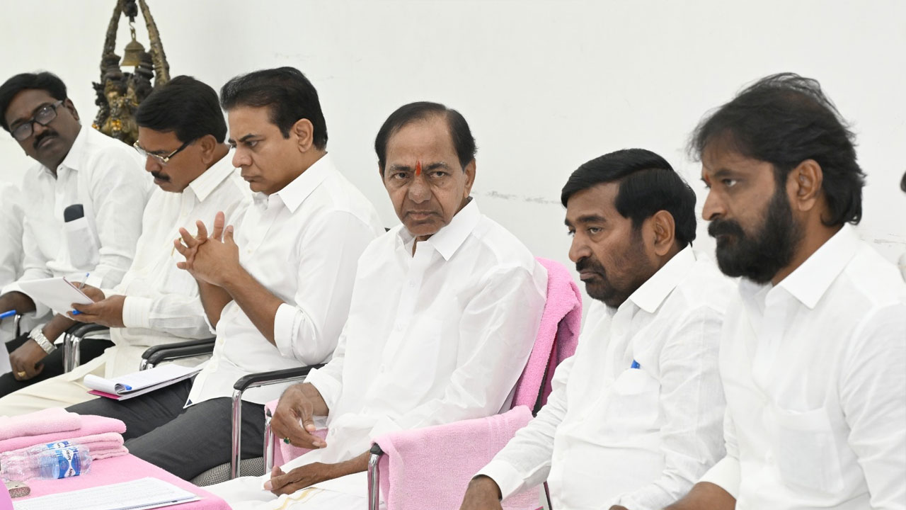 KCR | ఉమ్మడి ఖమ్మం, మహబూబ్నగర్, నల్లగొండ జిల్లాల ముఖ్య నేతలతో కేసీఆర్ సమావేశం