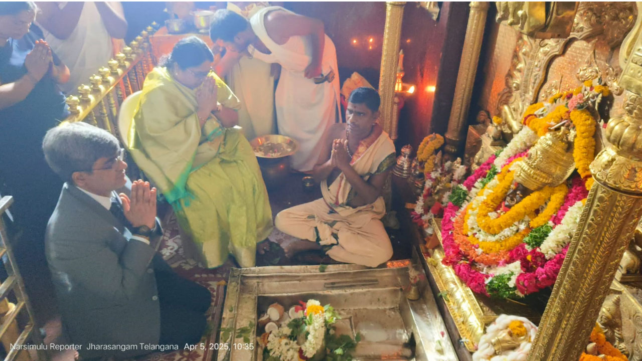 Kethaki Temple | కేతకి ఆలయాన్ని సందర్శించిన తెలంగాణ హైకోర్టు జ‌డ్జిలు