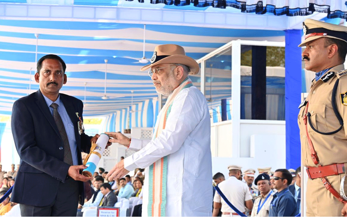 Cherla : సీఆర్పీఎఫ్‌ డీఎస్పీ కేకేవీ రెడ్డికి ప్రెసిడెంట్‌ పోలీస్‌ మెడల్‌