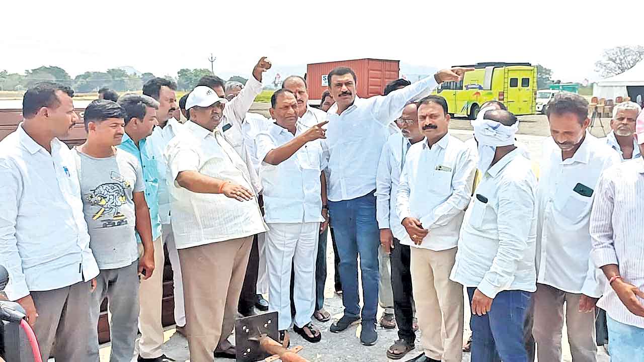 సభా ఏర్పాట్ల పరిశీలన