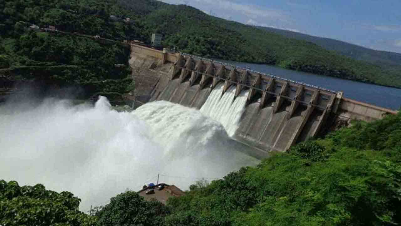 కృష్ణానది నీళ్లను కొల్లగొట్టే చర్యలు