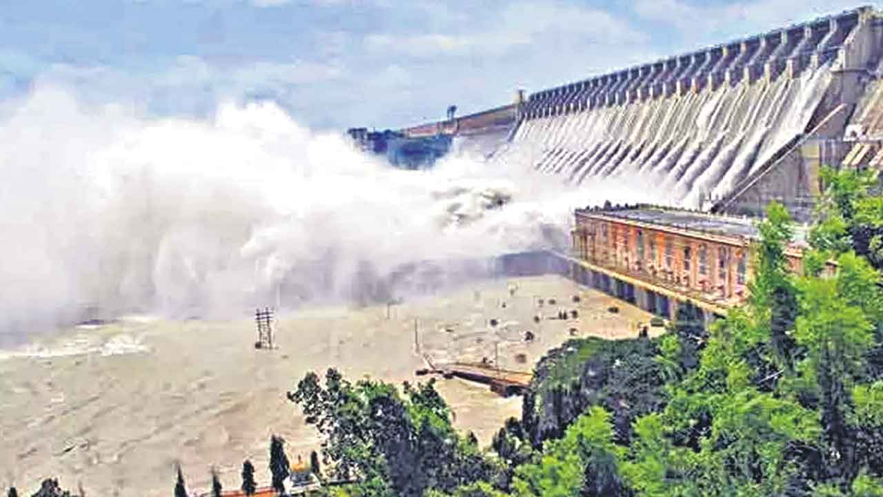 ప్రాజెక్టుల స్వాధీనానికి కేఆర్‌ఎంబీ పట్టు.. సుప్రీంకోర్టులో అఫిడవిట్‌ దాఖలు