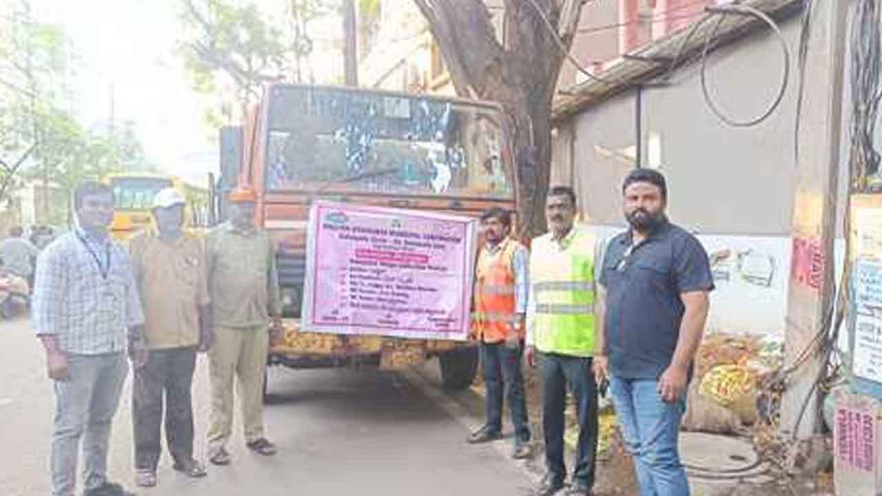 Useless items | కూకట్‌పల్లి సర్కిల్‌లో పనికిరాని వస్తువులు సేకరణ.. ప్రజల నుంచి అనూహ్య ప్పందన