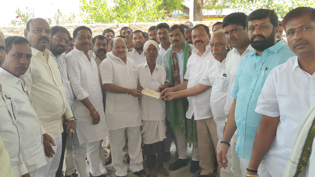 కురుమ కుల బాంధవులకు ఆపదలో అండగా నిలుస్తాం..