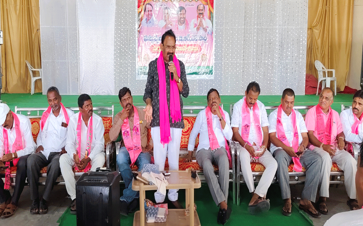 Gattuppal : రాజగోపాల్‌రెడ్డికి మంత్రి పదవిపై ఉన్న సోయి అభివృద్ధిపై లేదు : మాజీ ఎమ్మెల్యే కూసుకుంట్ల‌