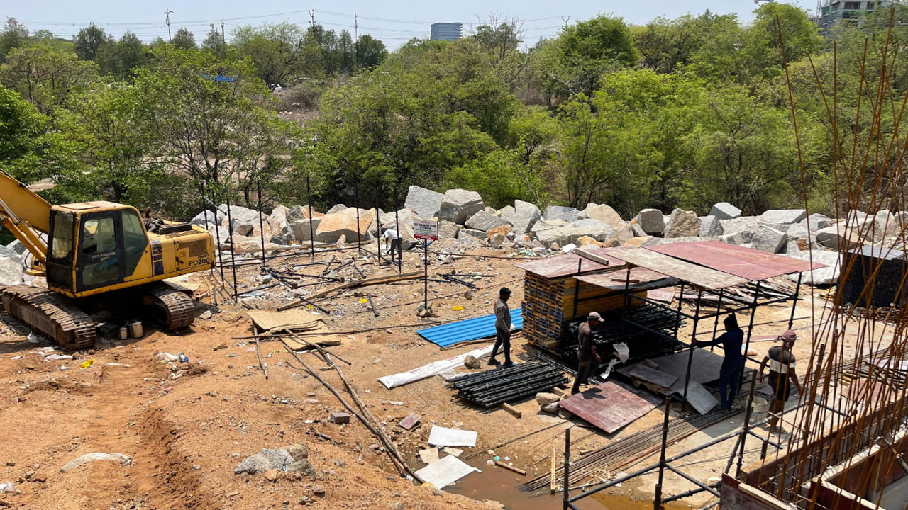 Hyderabad | బంజారాహిల్స్‌లో రూ.12 కోట్ల విలువైన స్థలం కబ్జా.. వ్యాపారిపై క్రిమినల్‌ కేసు నమోదు