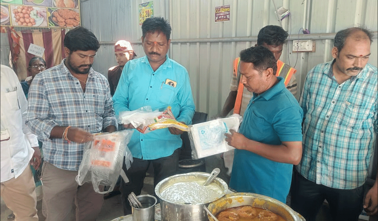 korutla | కోరుట్లలోతినుబండారాలు షాపులపై మున్సిపల్ అధికారుల కొరడా