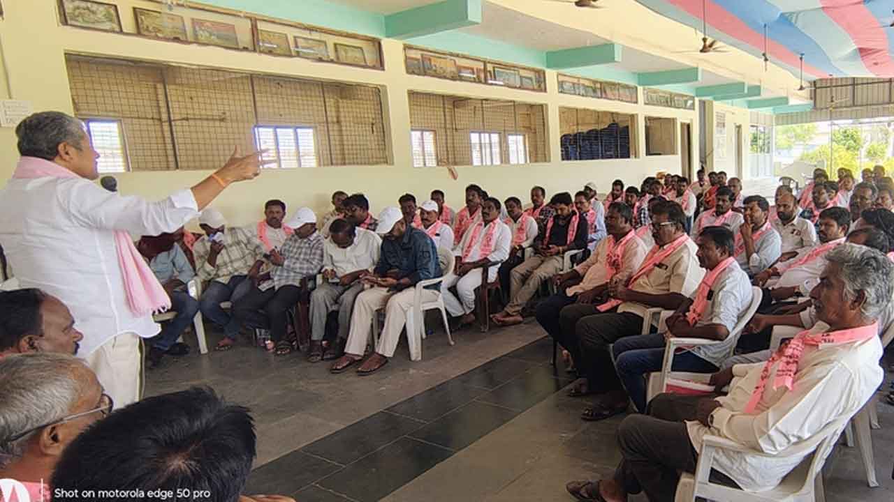 BRS | బీఆర్ఎస్ రజాతోత్సవ మహాసభను విజయవంతం చేయాలి : బానోత్ మదన్‌లాల్‌