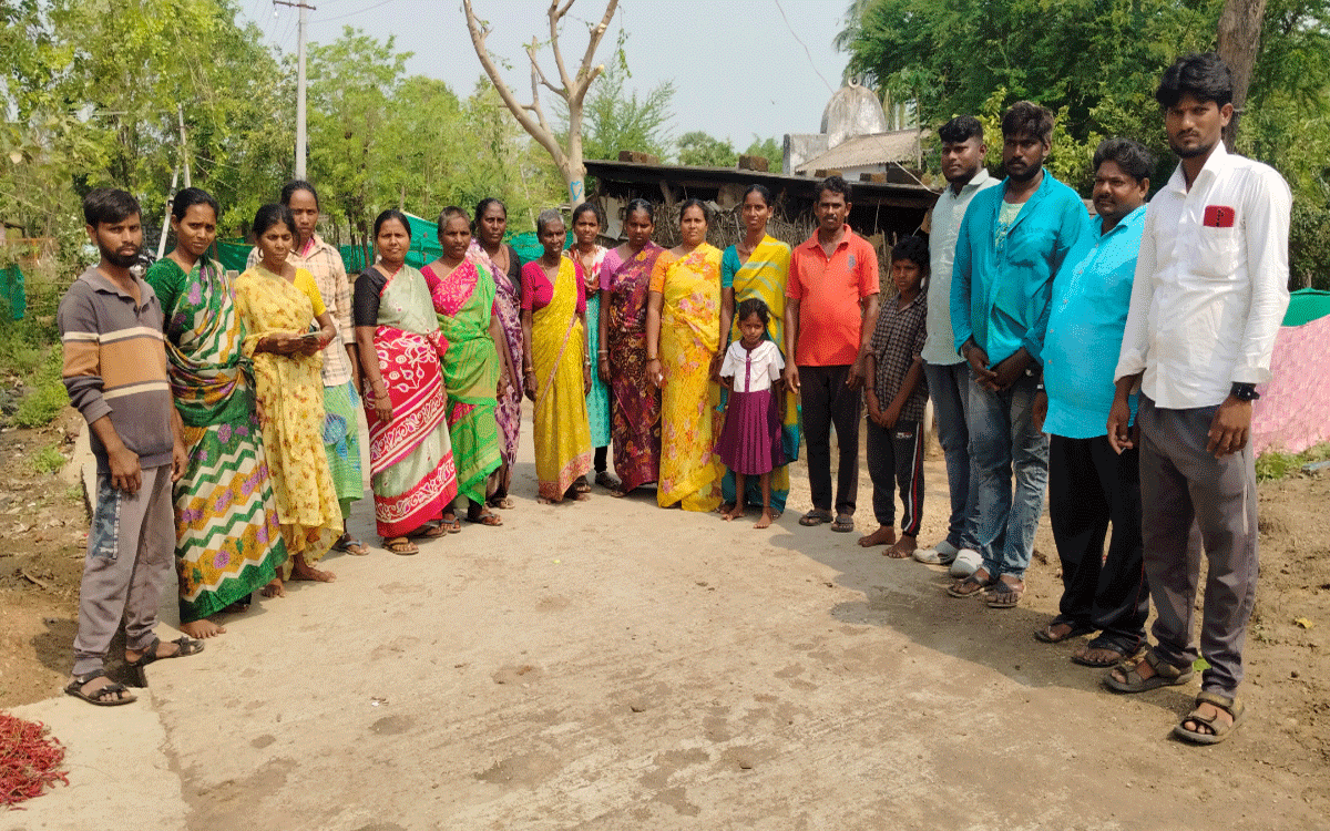 Chandrugonda : ఇందిరమ్మ ఇళ్ల ఎంపికలో అన్యాయం.. మద్దుకూరు గ్రామస్తుల నిరసన