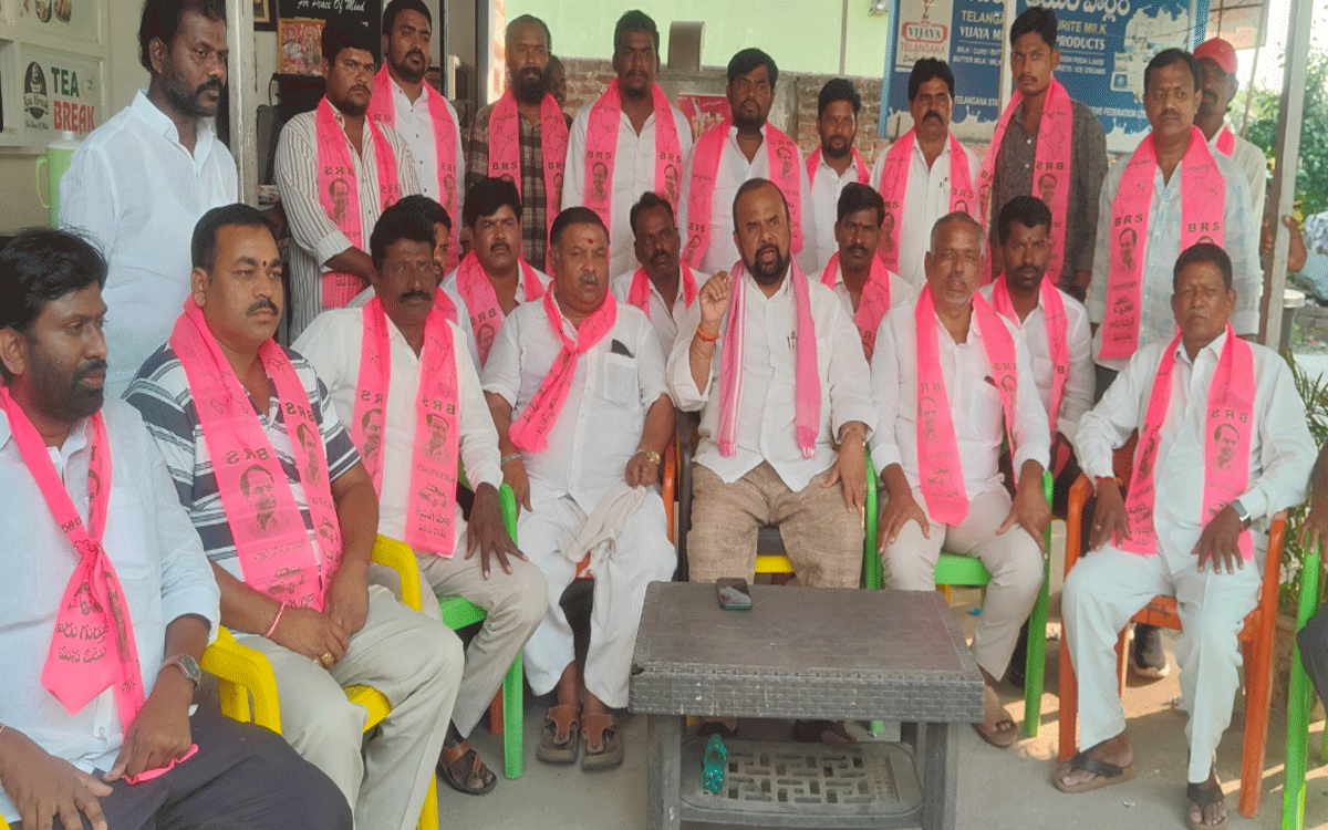 Rajapet : కుంభమేళాను తలపించేలా బీఆర్ఎస్ రజతోత్సవ సభ : గొంగిడి మహేందర్ రెడ్డి