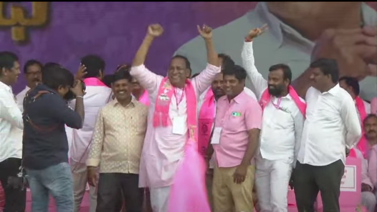 MLA Malla Reddy | బీఆర్ఎస్ ర‌జ‌తోత్స‌వ వేడుక‌ల్లో.. మాస్ స్టెప్పుల‌తో దుమ్మురేపిన మాజీ మంత్రి మ‌ల్లారెడ్డి