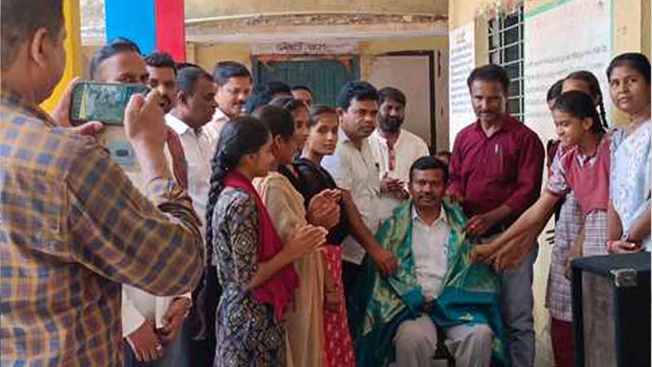 Midwest Quarry | పేద విద్యార్థులకు మిడ్ వెస్ట్ క్వారీ సహకారంతో సైకిళ్లు, కంప్యూటర్ల పంపిణీ