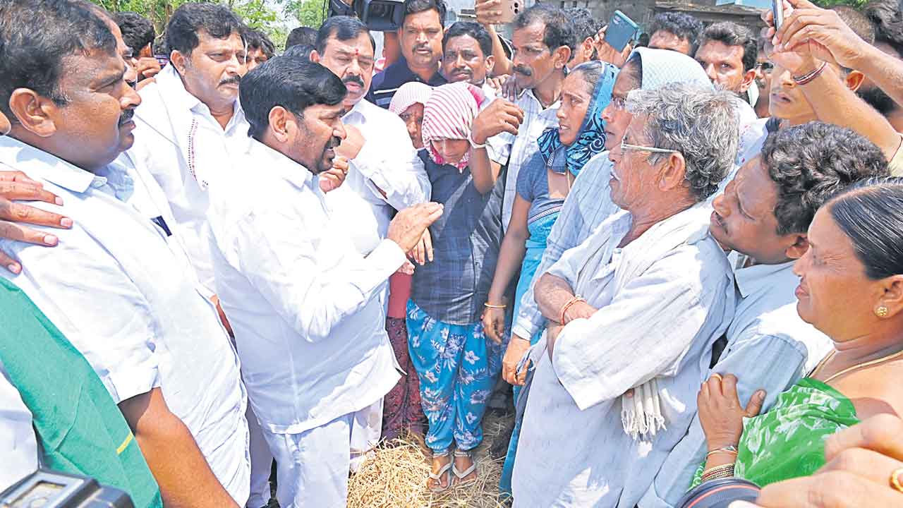 కడుపు మండి ధాన్యానికి నిప్పు