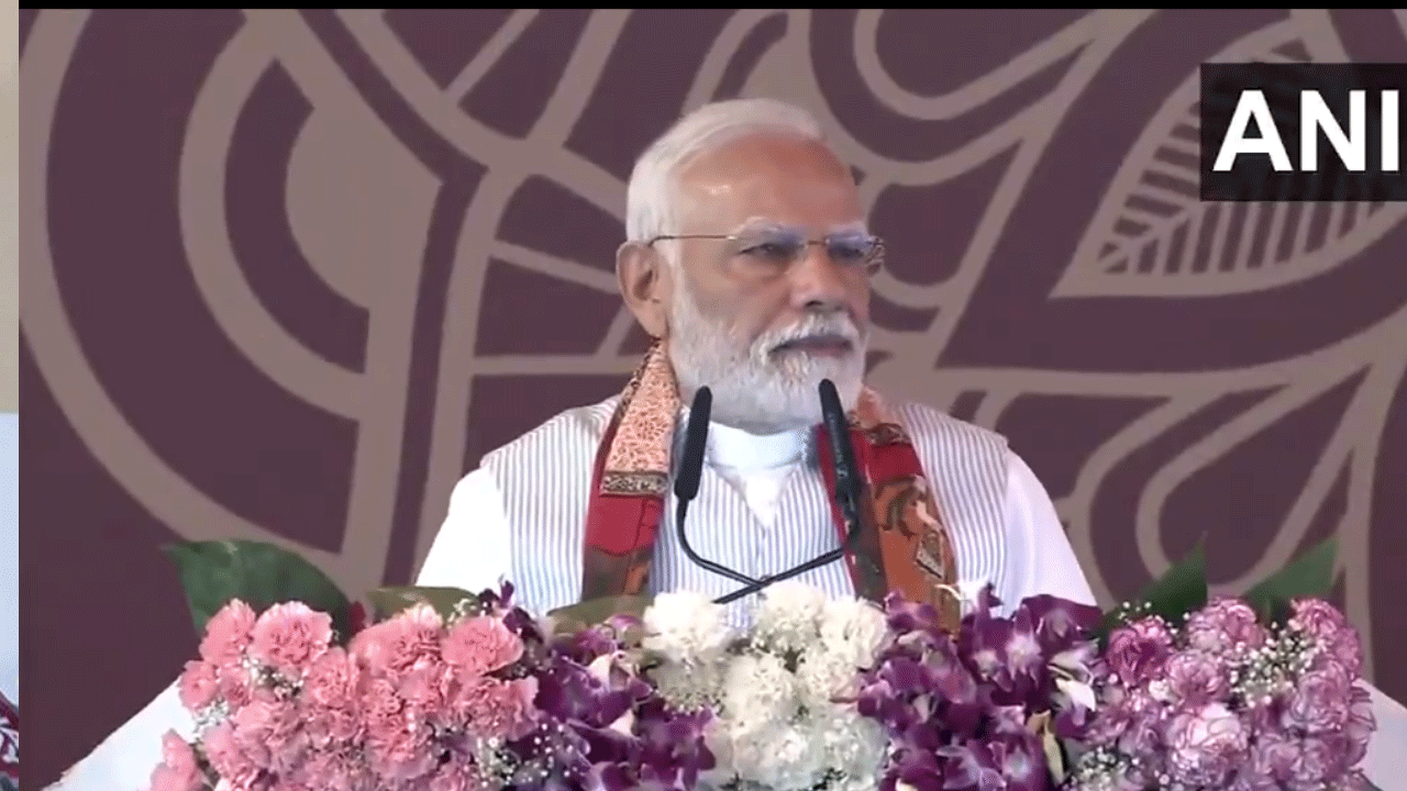 PM Modi: ప‌రివార్ కా సాత్‌.. ప‌రివార్ కా వికాస్ :  ప్ర‌తిప‌క్షాల‌పై  ప్ర‌ధాని మోదీ ఫైర్‌