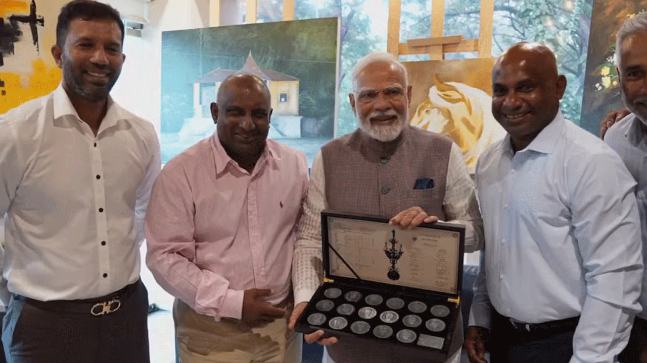 Sanath Jayasuriya: మోదీని క‌లిసిన శ్రీలంక మాజీ క్రికెట‌ర్లు.. జ‌య‌సూర్య విజ్ఞ‌ప్తికి స్పందించిన ప్ర‌ధాని