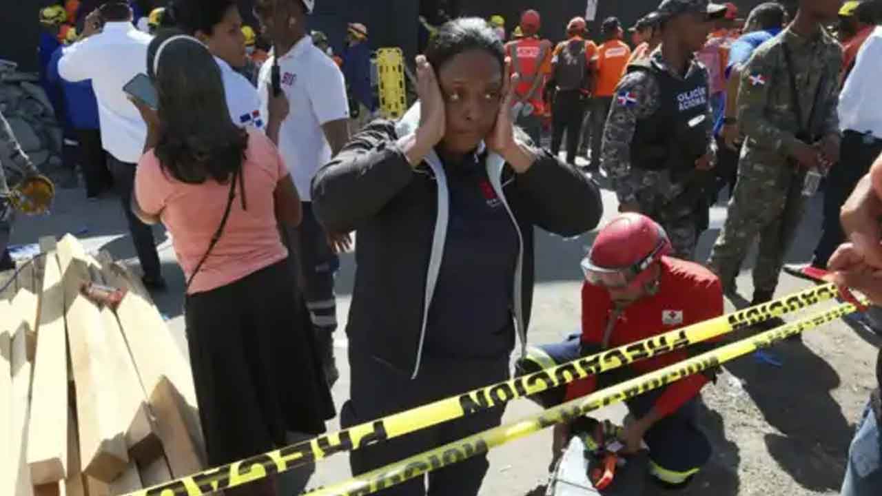 కూలిన నైట్‌క్లబ్‌ పైకప్పు.. 124 మంది మృతి