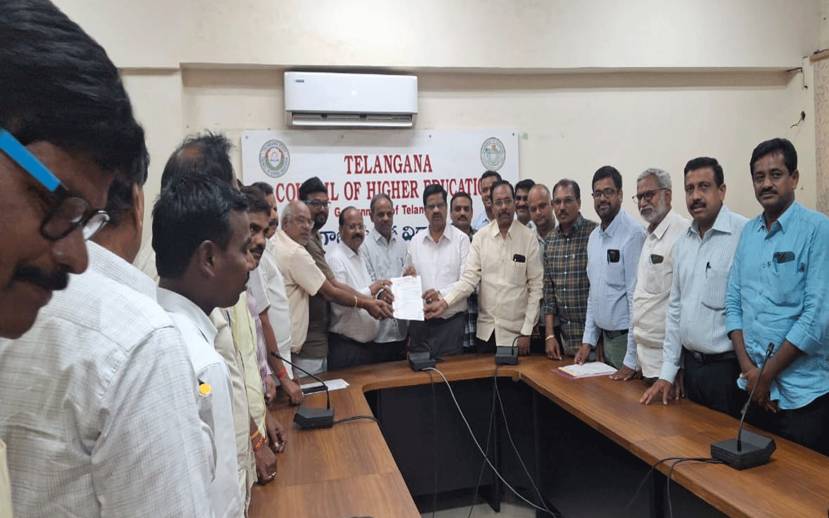 Nalgonda : ‘ఫీజు రీయింబర్స్‌మెంట్ వచ్చే వరకు డిగ్రీ సెమిస్ట‌ర్‌ పరీక్షలు బహిష్కరణ’
