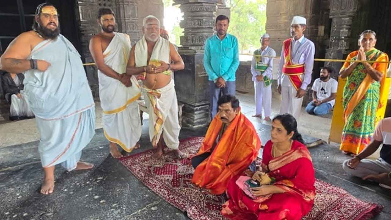 Thousand Pillar Temple | వేయిస్తంభాల దేవాలయంలో ప్రధాన న్యాయమూర్తి పట్టాభిరామారావు పూజలు