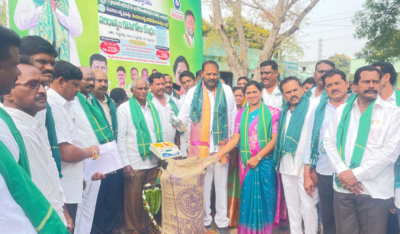 MLA Vijayaramana Rao | గింజ కటింగ్‌ లేకుండా ధాన్యం కొనుగోలు చేయాలి.. ఎమ్మెల్యే విజయరమణారావు