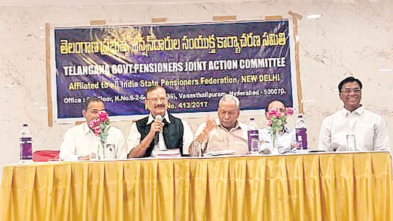 Retirement Benefits | రిటైర్మెంట్‌ బెనిఫిట్స్‌ ఎప్పుడిస్తరు?.. పెన్షనర్ల సమస్యలు సర్కార్‌కు పట్టవా?: జేఏసీ