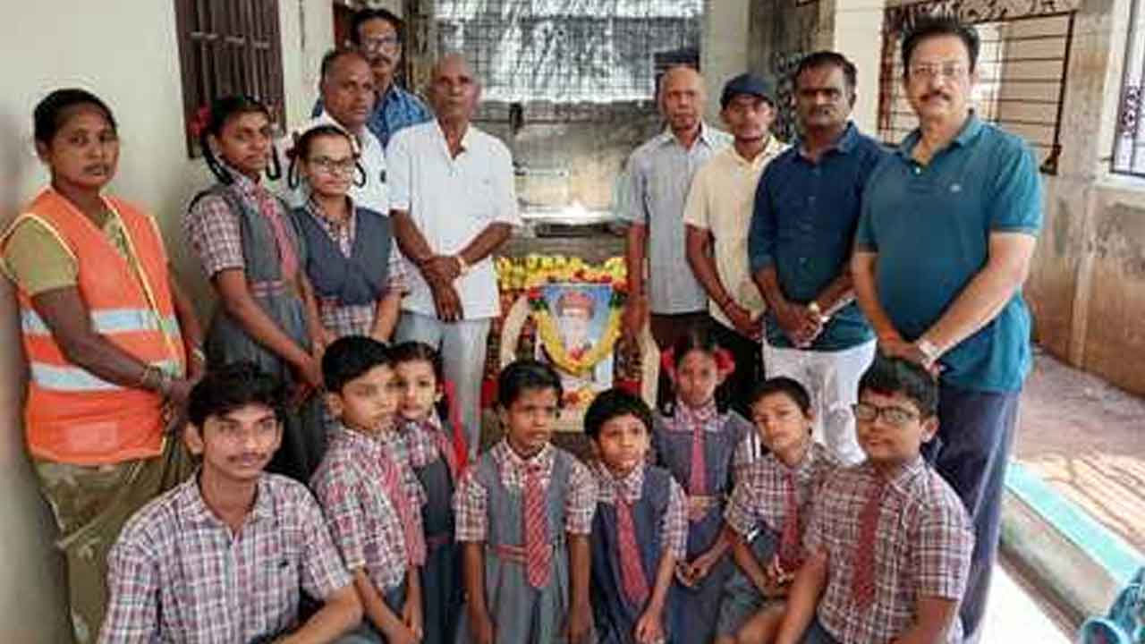 Mahatma Jyotiba Phule | నగరంలో ఘనంగా మహాత్మా జ్యోతిబాఫూలే వేడుకలు