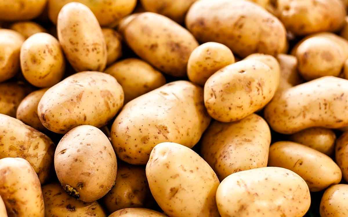 Potatoes | ఆలుగ‌డ్డ‌ల‌ను ఈ విధంగా మాత్రం తిన‌కండి.. లాభం క‌ల‌గ‌దు స‌రిక‌దా, తీవ్రంగా న‌ష్టం ఉంటుంది..