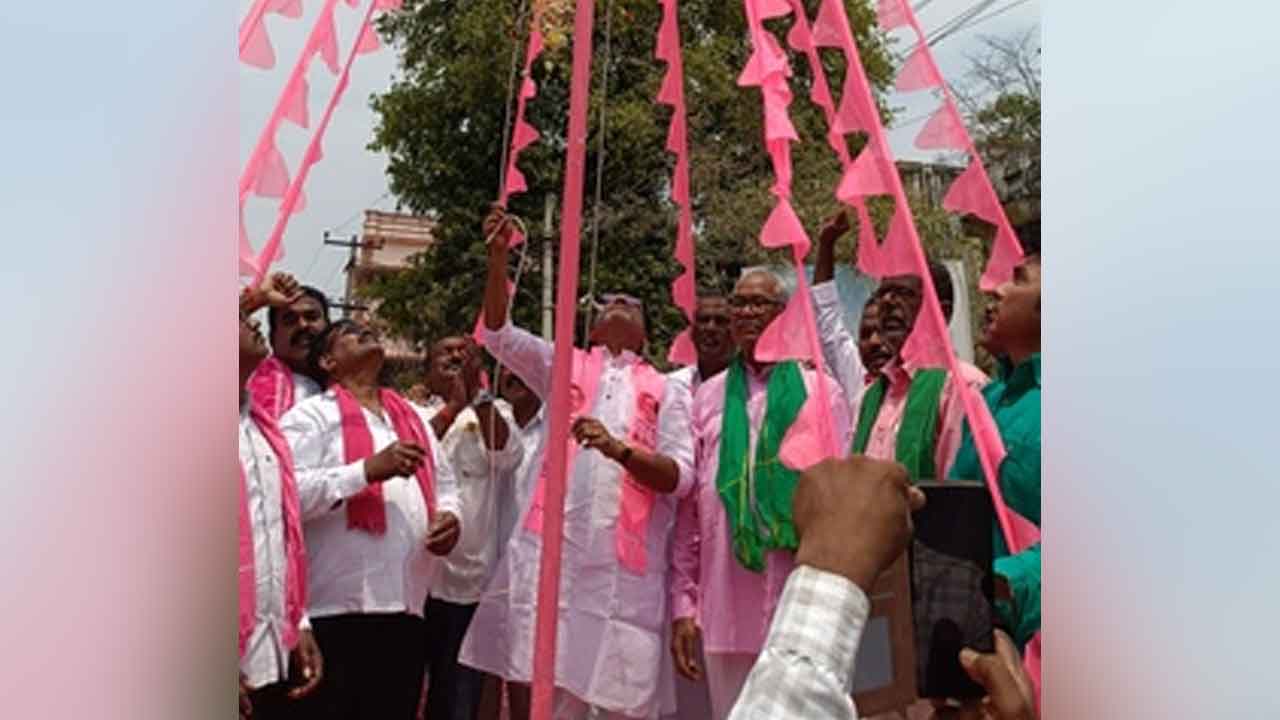 Putta Madhukar | మంత్రి పదవి మంథనికి పైస మందం కూడా పనికొస్తలేదు : పుట్ట మధుకర్‌