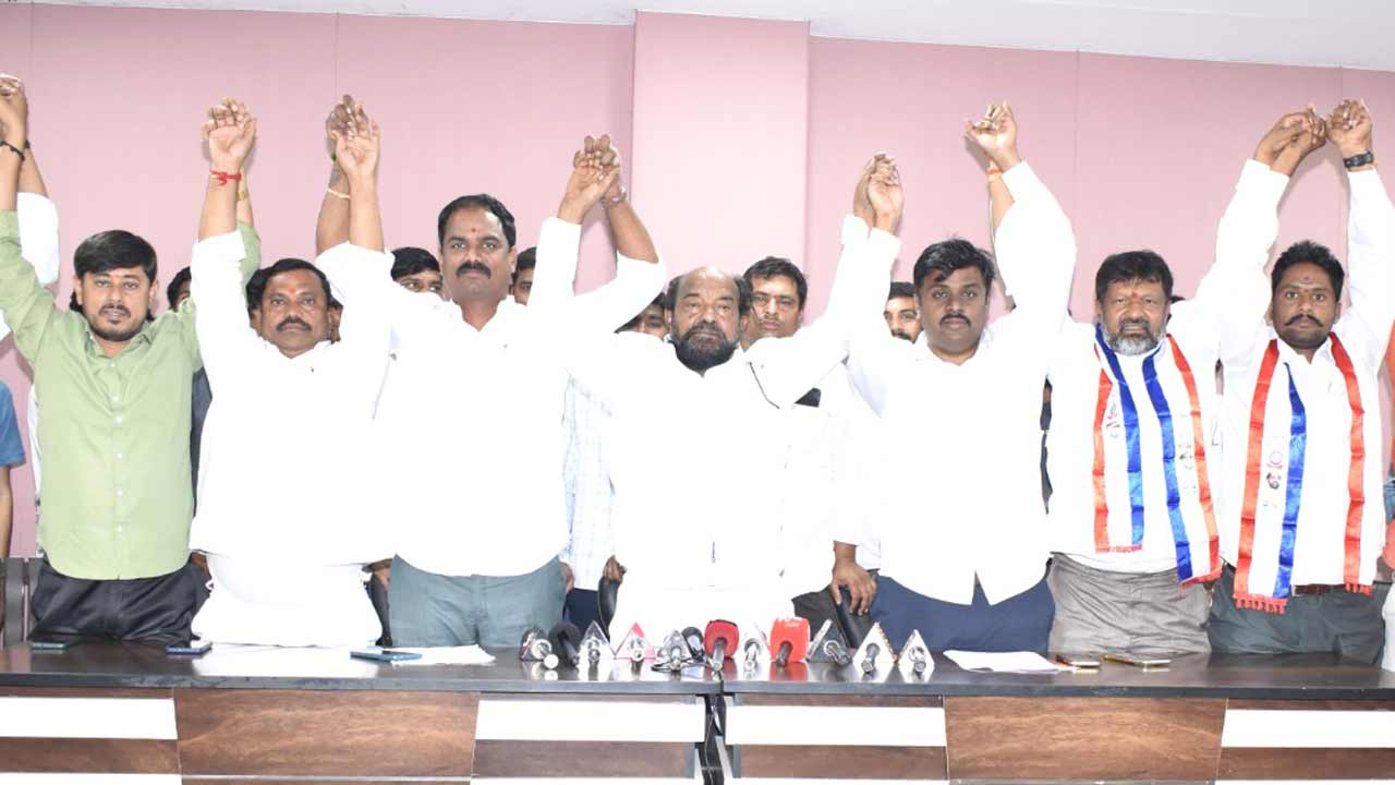 R.Krishnaiah | కంచె గచ్చిబౌలి భూములను అన్యాక్రాంతమైతే సహించేదిలేదు: ఆర్‌.కృష్ణయ్య