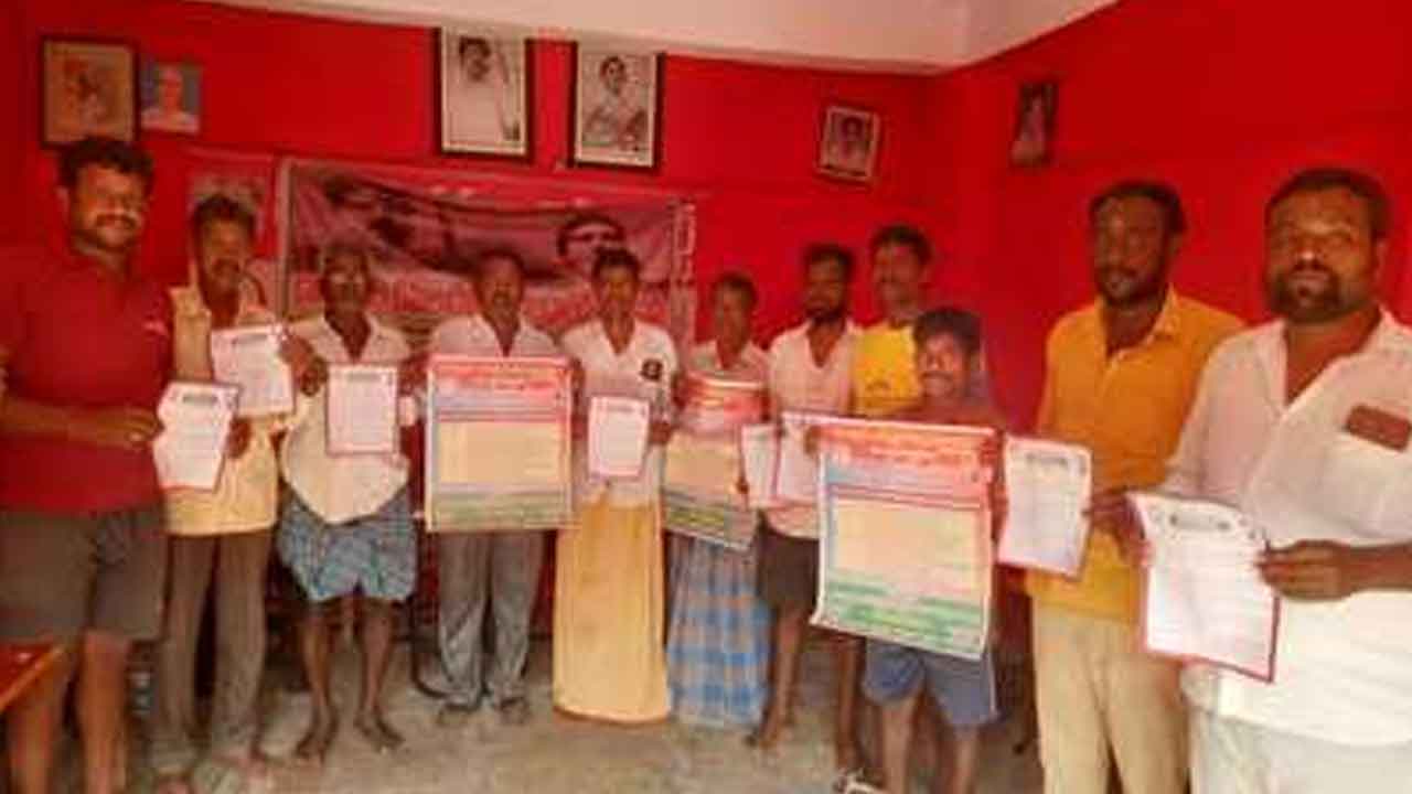 Construction workers | బిల్డింగ్ కన్‌స్ట్రక్షన్ వర్కర్స్‌ కోసం సంక్షేమ బోర్డు ఏర్పాటు చేయాలి