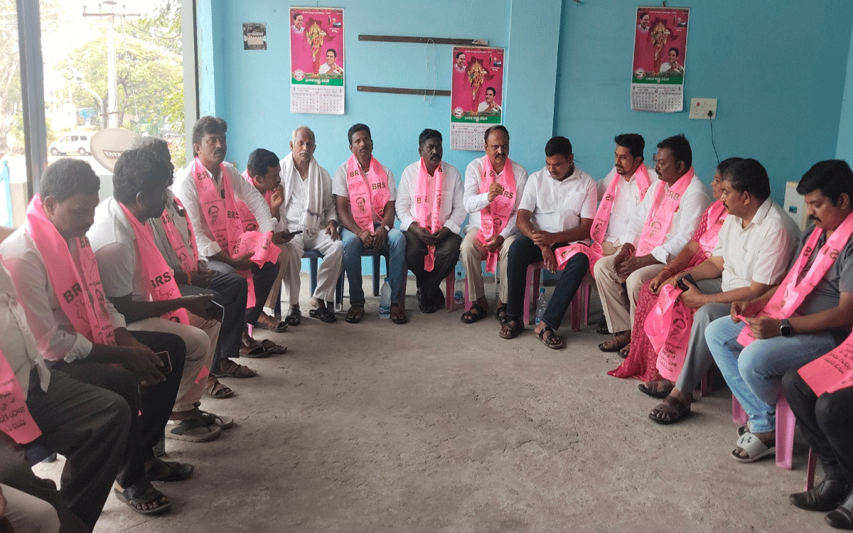 Wyra : బీఆర్ఎస్ రజతోత్స‌వ సభను జయప్రదం చేయాలి : మ‌ద్దెల ర‌వి