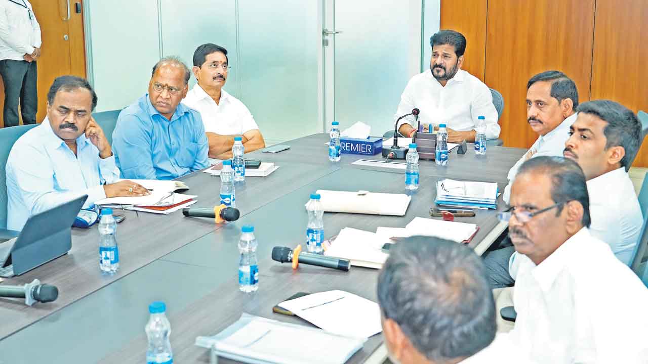 మూసీ పనులను వేగవంతం చేయండి