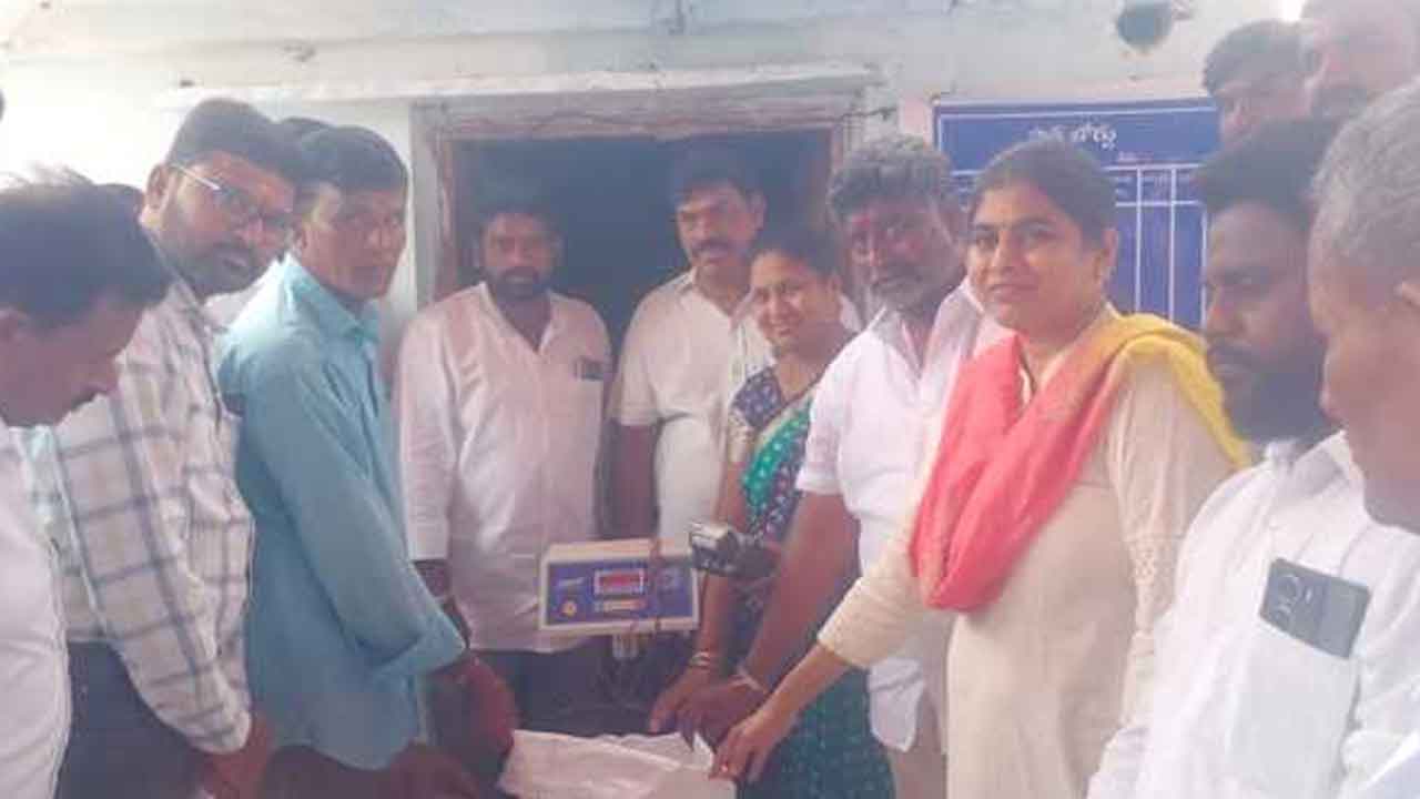 Fine rice | నల్లబెల్లిలో సన్న బియ్యం పంపిణీ ప్రారంభం.. నాణ్యతపై వెల్లువెత్తుతున్న విమర్శలు?