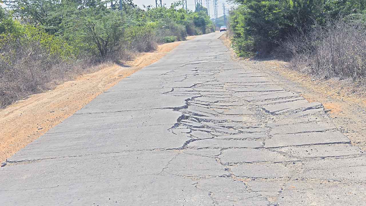 ప్రాణాలు పోతున్నా పట్టించుకోరా..?