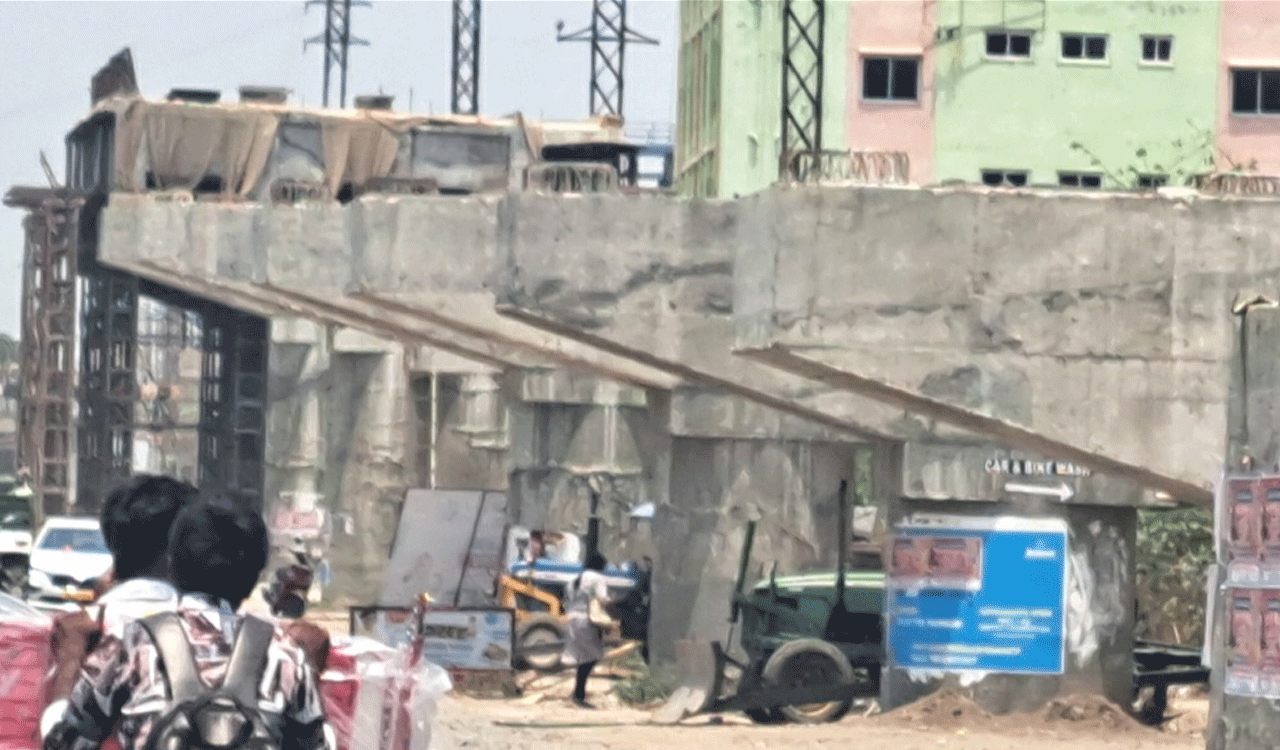 Rob works | ఆగుతూ… సాగుతూ..