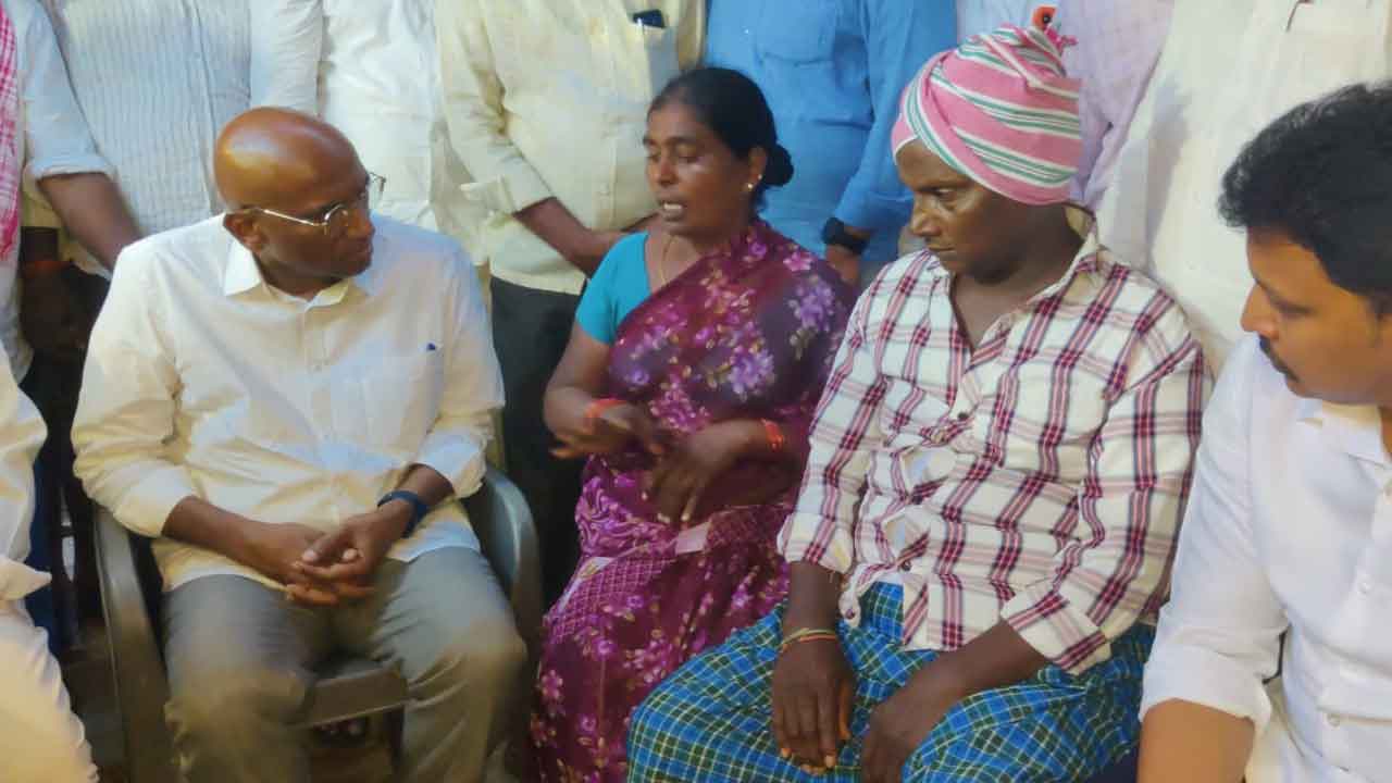 మల్లీశ్వరిది ఆత్మహత్య కాదు.. కుల వివక్ష హత్యే