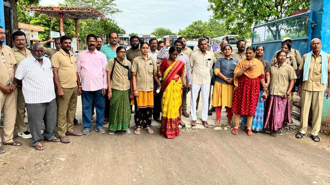 సమ్మెకు ఆర్టీసీ ఉద్యోగులు సిద్ధం కావాలి