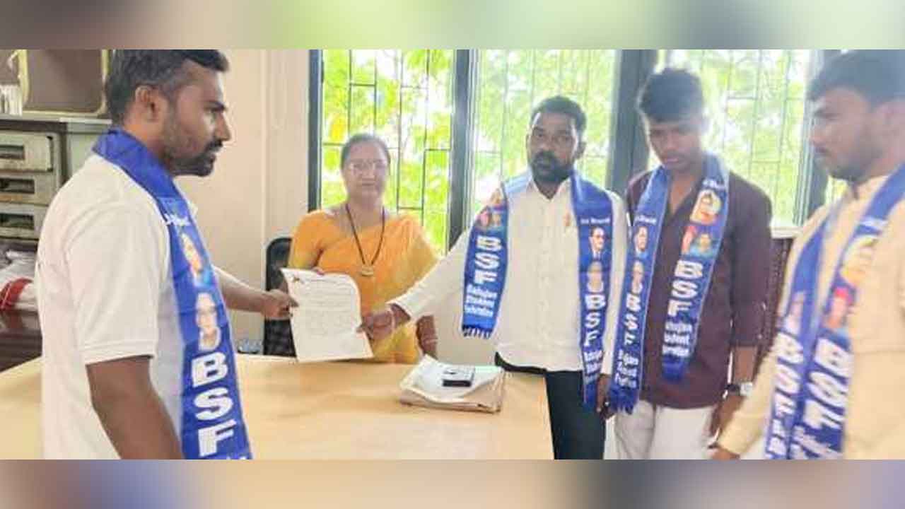 Roopla Thanda | రూప్ల తండాలో ప్రభుత్వ పాఠశాలను మళ్లీ ప్రారంభించాలి : రామకృష్ణ