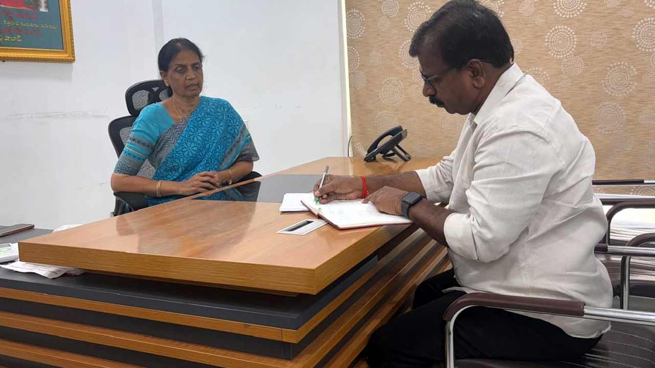 Sabitha Indra Reddy | నీటి ఎద్దడి నివారణకు చర్యలు తీసుకోండి.. మాజీ మంత్రి సబితా ఆదేశాలు