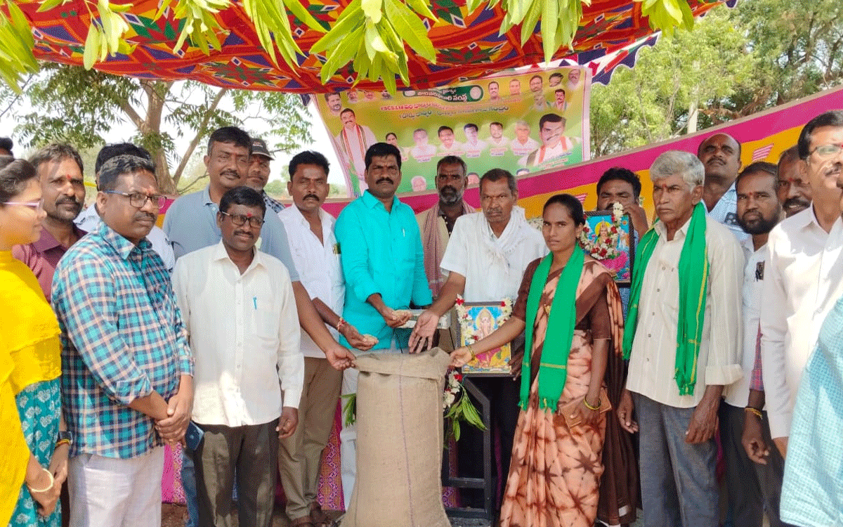Thungathurthy : రైతులు దళారులను నమ్మి మోసపోవద్దు : గుడిపాటి సైదులు